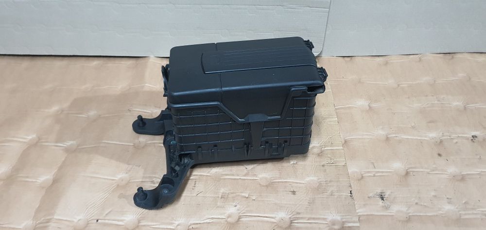 Carcasa baterie golf 5, 6 passat b6 ,b7, cc skoda seat audi a3 touran