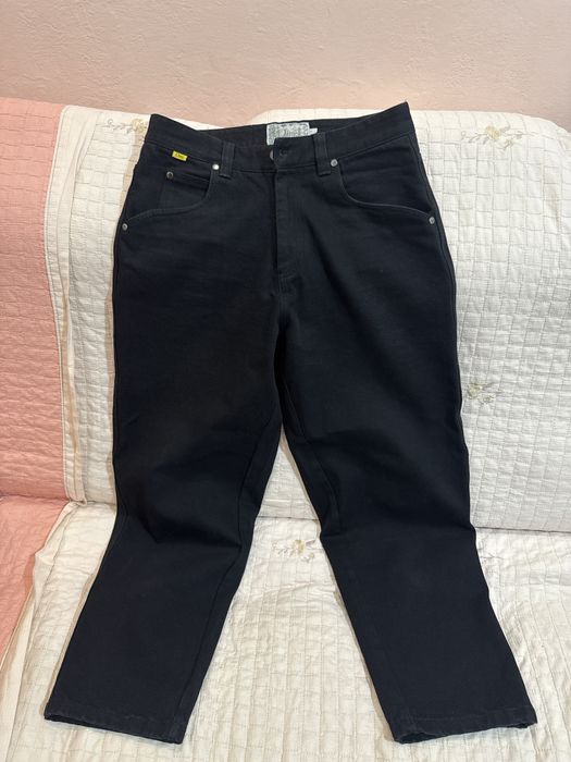 Джинсы черного цвета