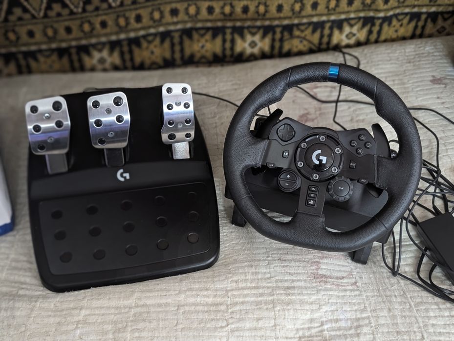 Игровой руль Logitech G923 Trueforce + педали (с коробкой)