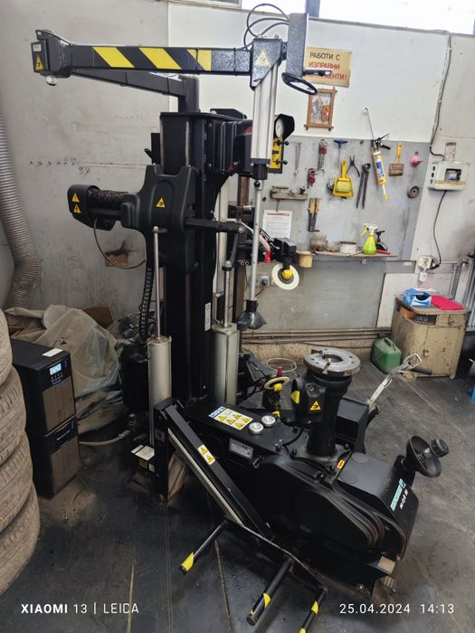 Hofmann Monty 8800- машина робот за RUN FLAT гуми