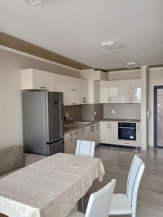 Дава се под наем Тристаен апартамент в Бургас, Изгрев - 85 кв.м за 816 € - Снимка #11