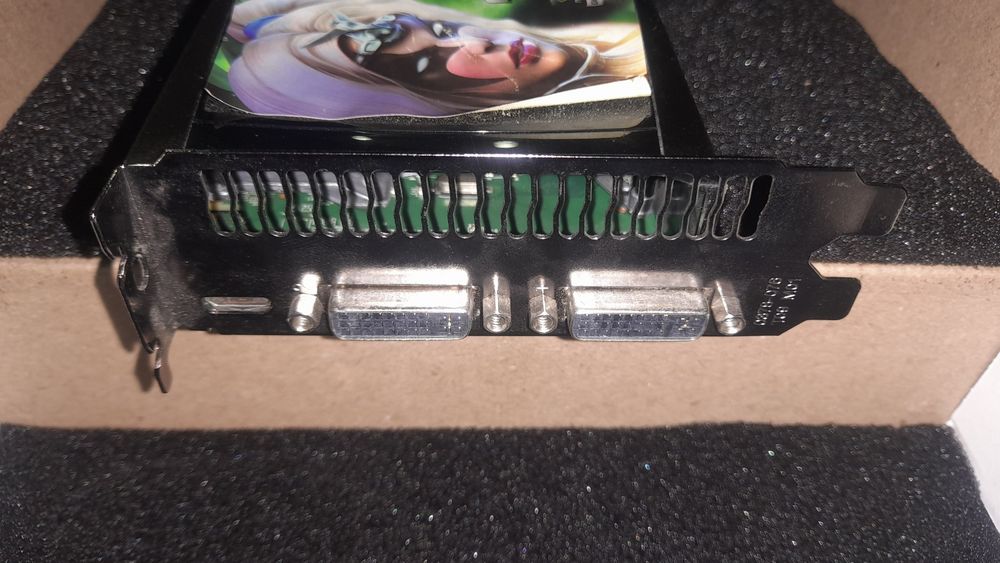 Видеокарта Geforce GTX560SE 1Gb
