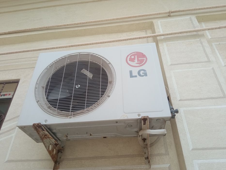 LG кондиционер в хорошем состоянии