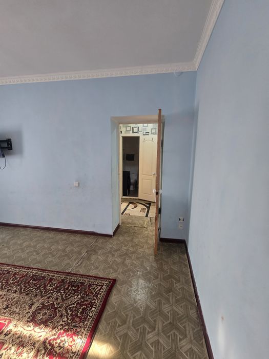 Срочно  сдаётся  квартира сергели  6 1 ком семья  рядом  мерос тойхана