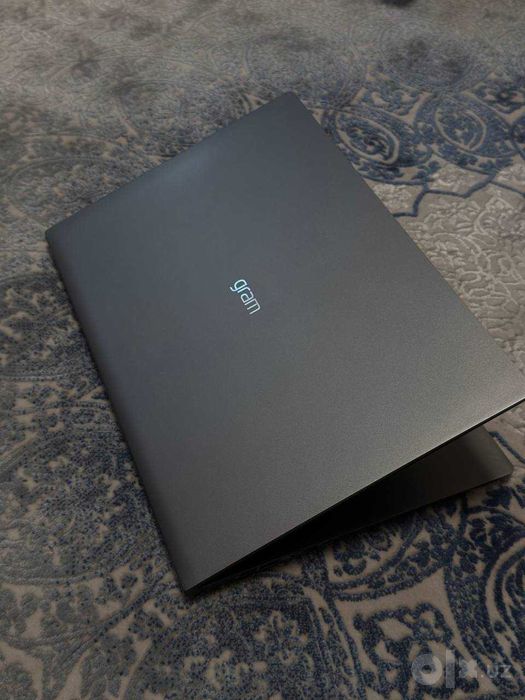 LG Gram 17 I7-8565U