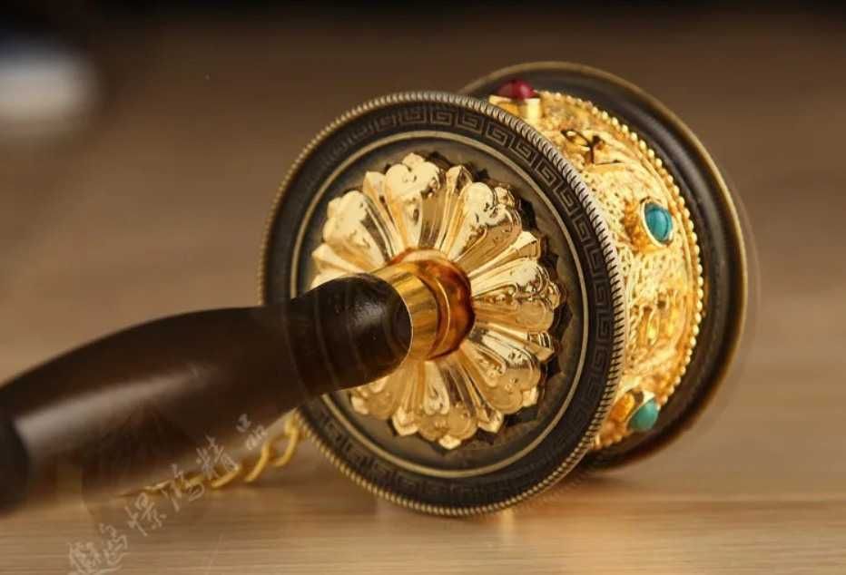 Тибетско молитвено колело, преносимо, ръчно завъртане, шест думи