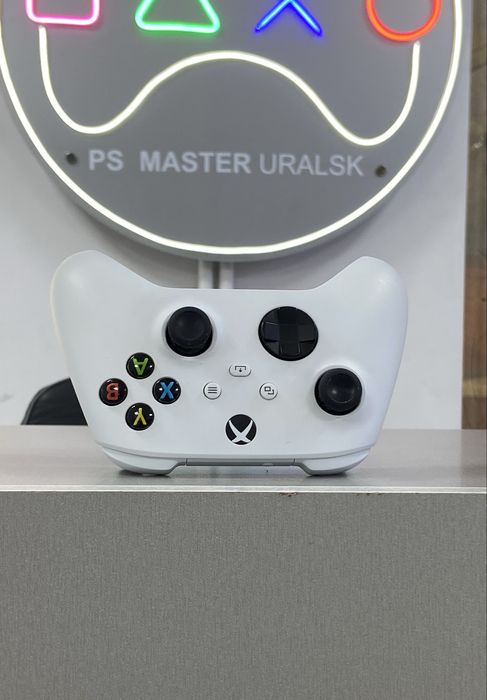 XBOX Series S (не новый)