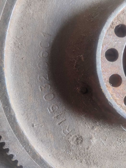 Продам запчасти на Мерседес 123