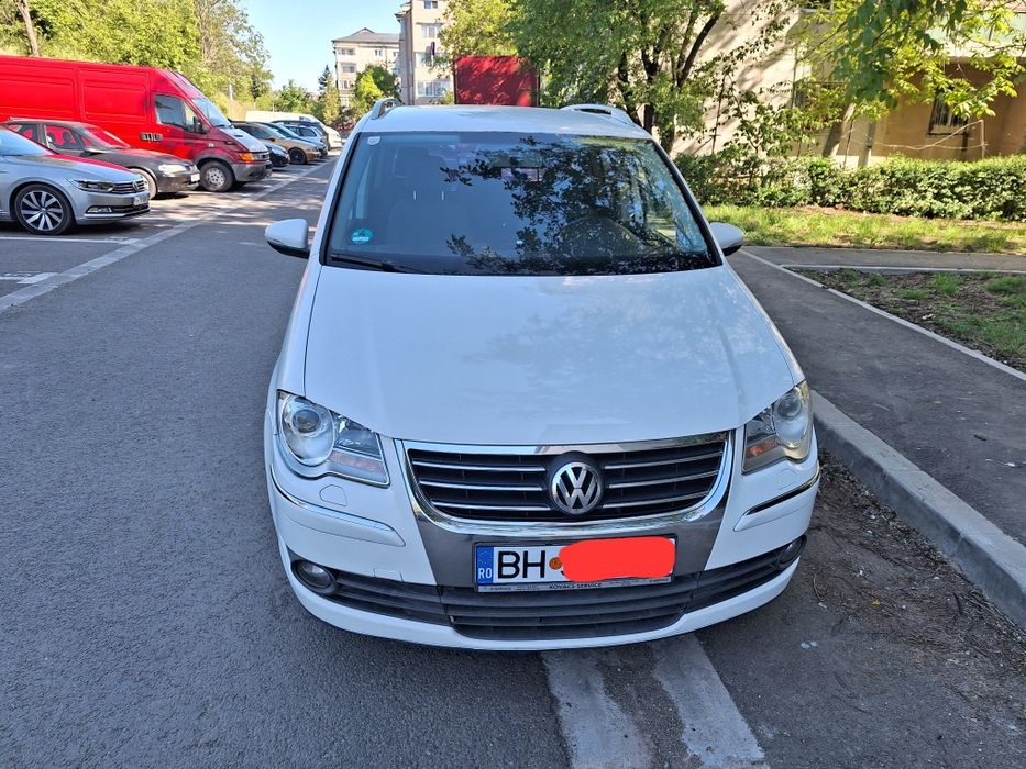 VOLKSWAGEN Touran 2010 — imagine 1