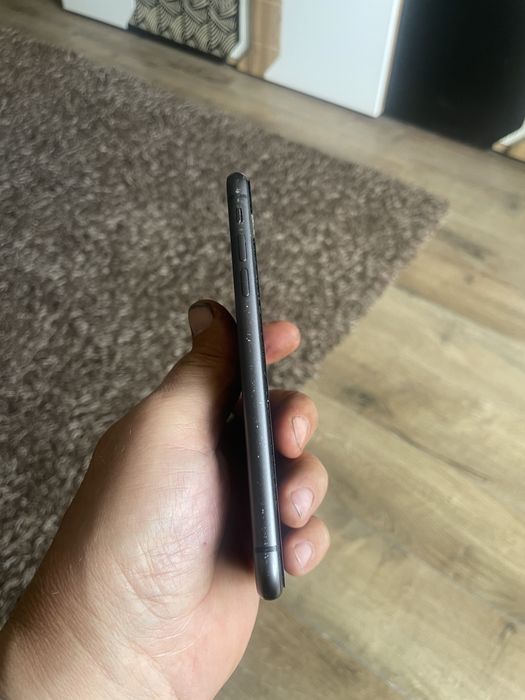 Vând telefon iphone 11