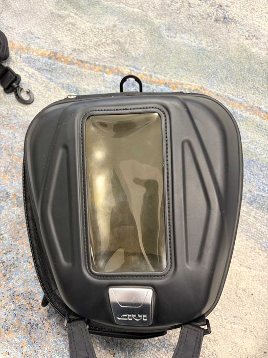 Мото чанта за резервоар GIVI 5L ST605B