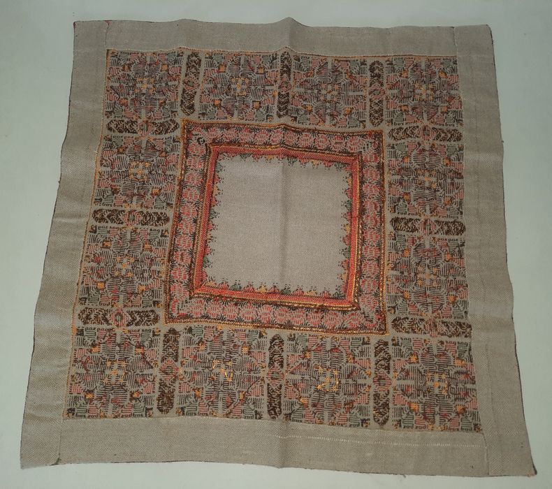 Нови ръчно плетени ленени карета