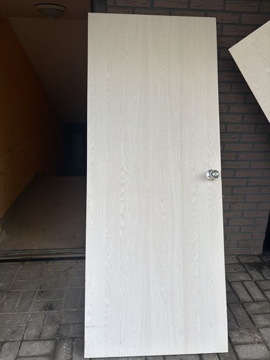 Продам межкомнатные двери