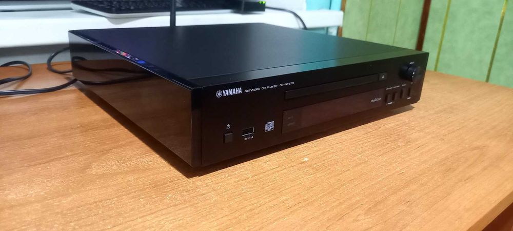 Yamaha CD NT 670