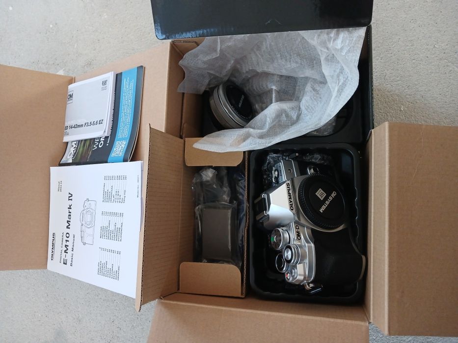 Фотоапарат Olympus E-M10 MARK IV