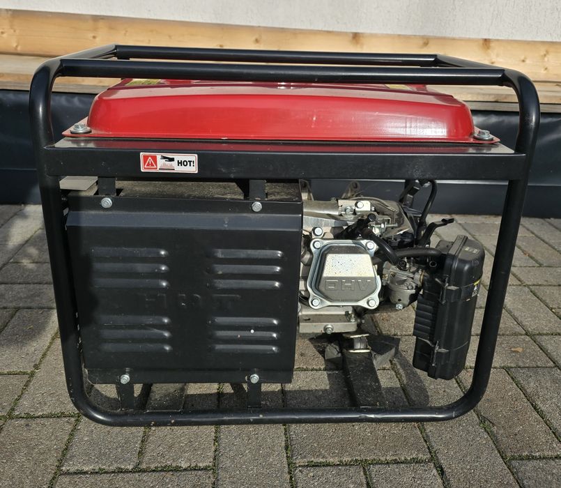 Vând Generator de curent HECHT GG 3300  2600V 7cp  193cm 12h