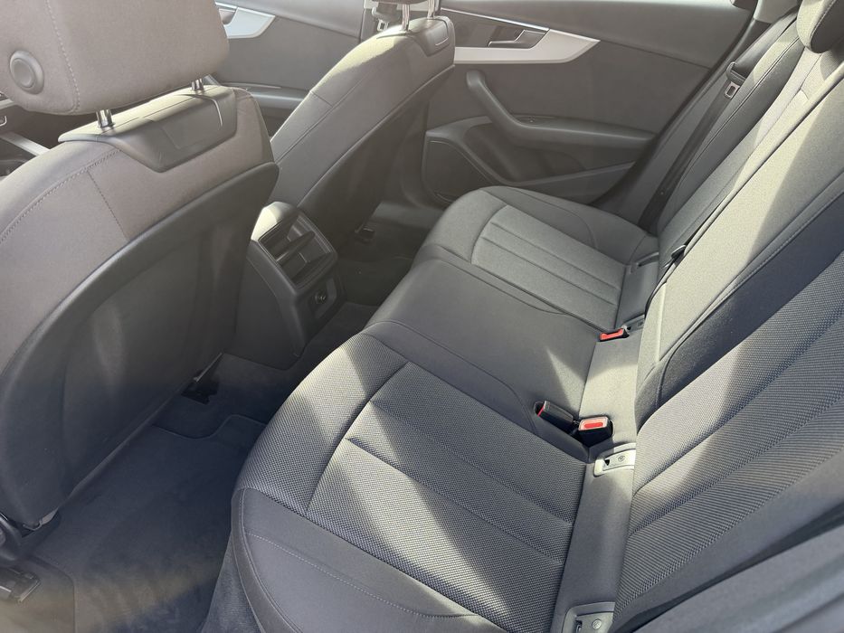 Audi A4 2023 2.0 TDI Automat / / Matrix / / Camera