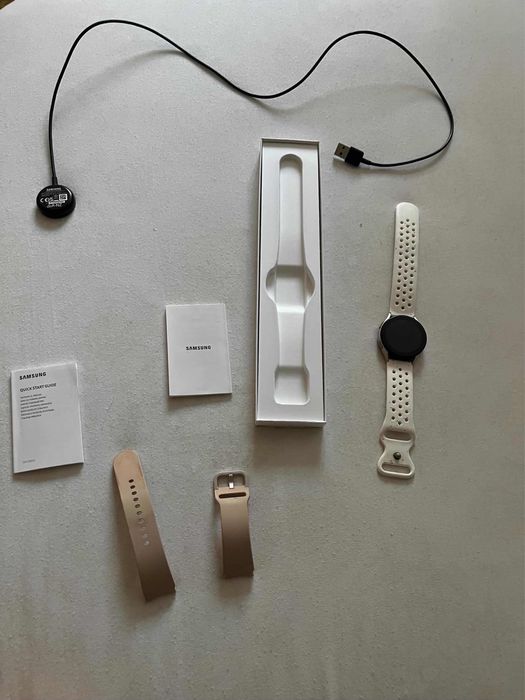 Samsung Galaxy Watch 4 - Перфектен