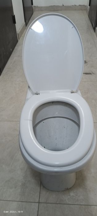 Продам унитаз для ремонта
