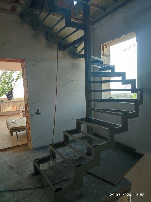 Каркас лестниц .монтаж