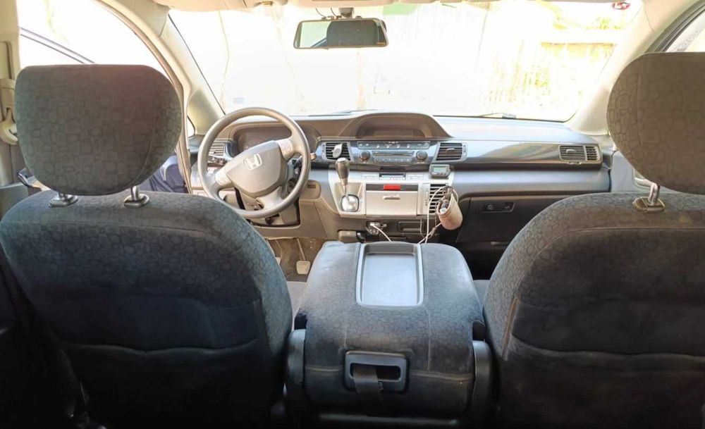Honda FRV 2.2 CDTi - 6 местна