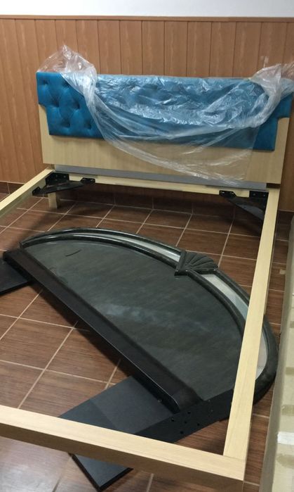 Vând paturi matrimoniale aduse din italia  ramase de la un hotel