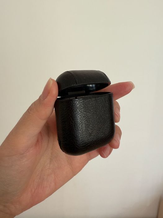 Продам чехлы на айрподс