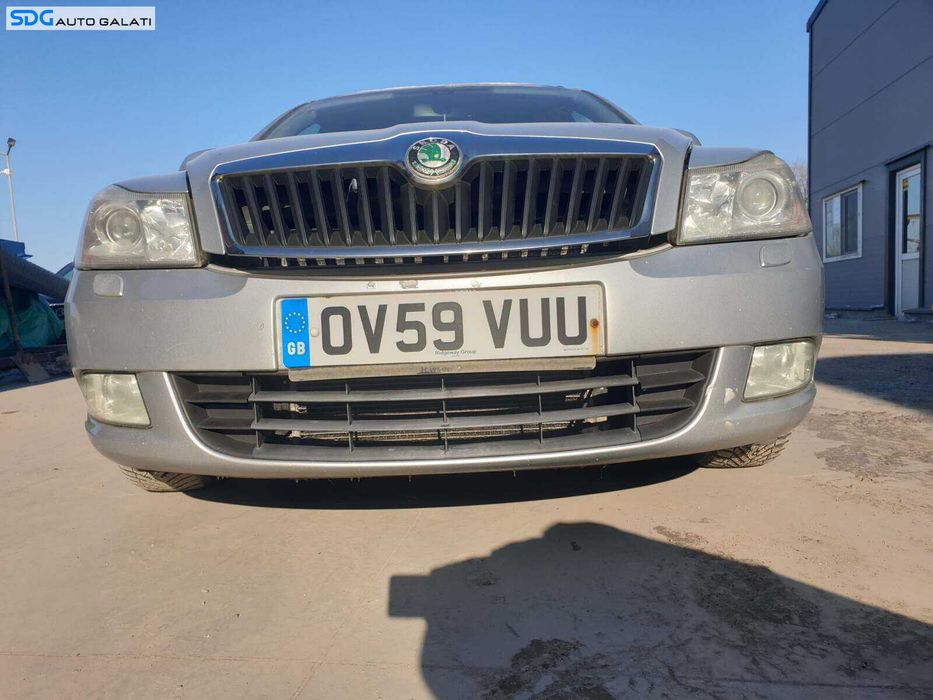 Bara Spoiler Fata Completa cu Spalatoare Far Faruri Skoda Octavia 2 Facelift FL 2008 - 2013 Culoare LA7W [Q1960]