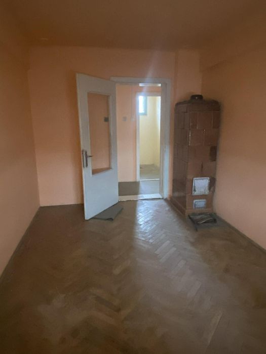 Vând sau schimb apartament ineu cartierul mocrea