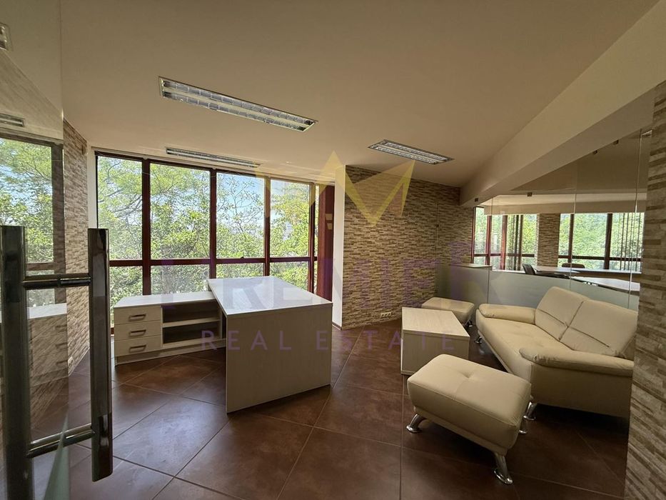 Продава се Офис в Варна, Чайка - 102 кв.м за 2451 €/кв.м - Снимка #2