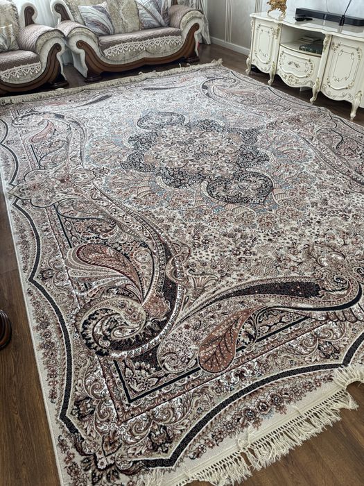 Продам ковер в идеальном состоянии