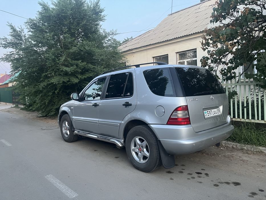 Мерседес ML320 в отличном состояний
