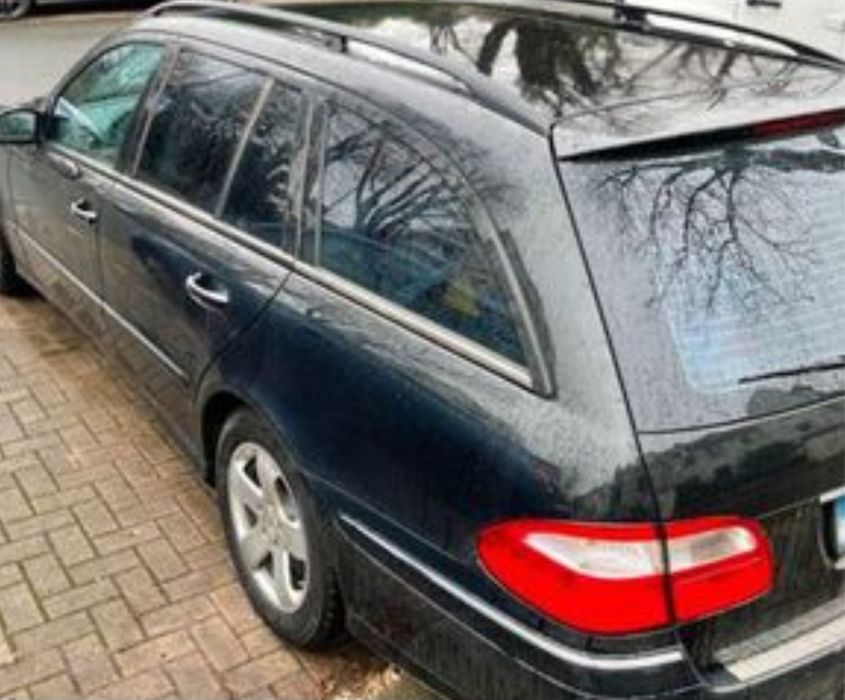 Dezmembrez Mercedes w211 e class 2.7cdi
