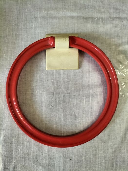 Продаю различную посуду, статуэтки, графины, чайники и прочее