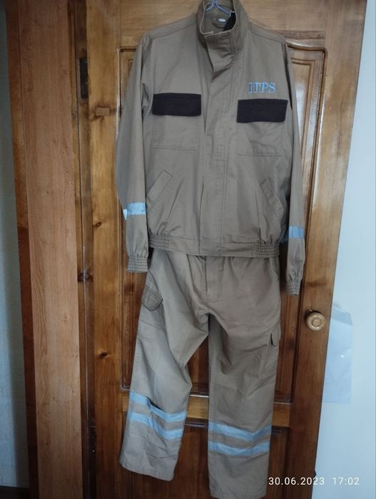 Продается спецодежда (4 вещи)