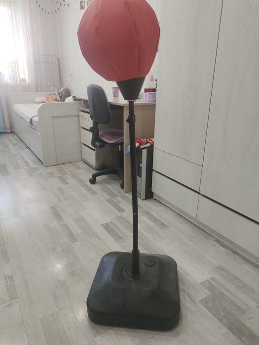 Продам детскую боксёрскую грушу