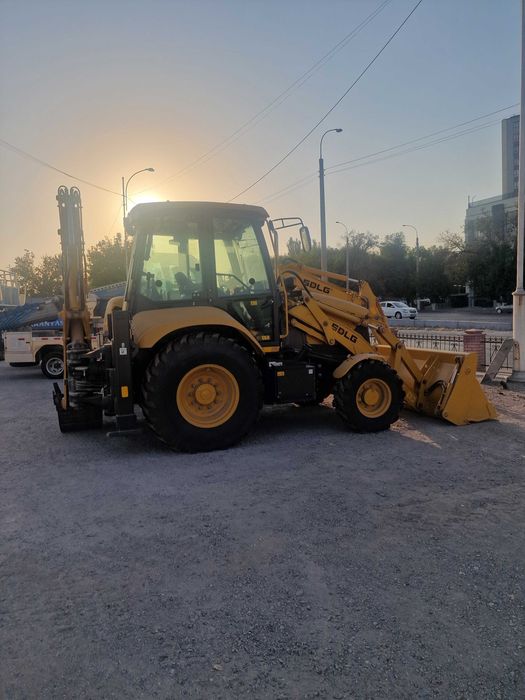 Экскаватор-погрузчик SDLG B877F - 0,18 / 1,0 куб.м. и гидромолот