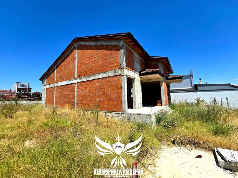 Нова двуетажна къща 294РЗП и двор 365кв.м. в Асеновград кв.Долни Воден