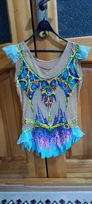 Gimnastika uchun 6-8 yoshgacha boʻlgan qizlar kiyimi