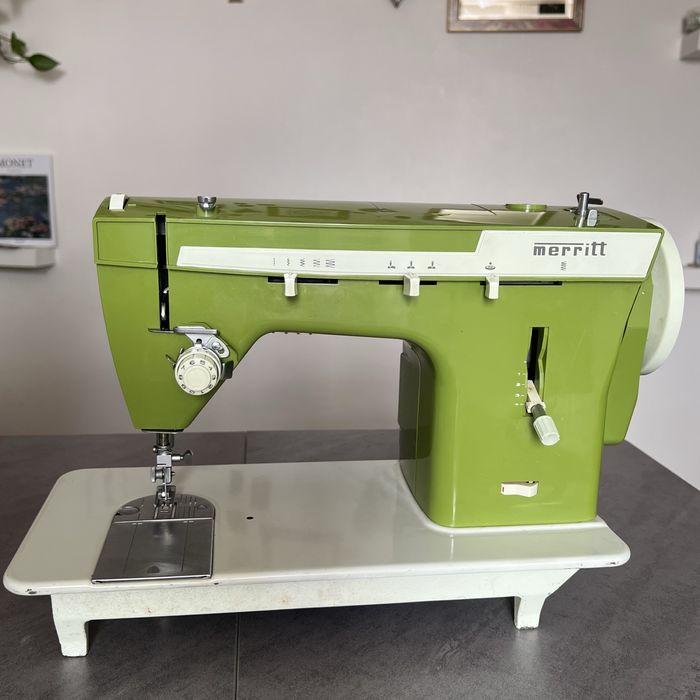 Mașină de cusut Singer Merrit 188