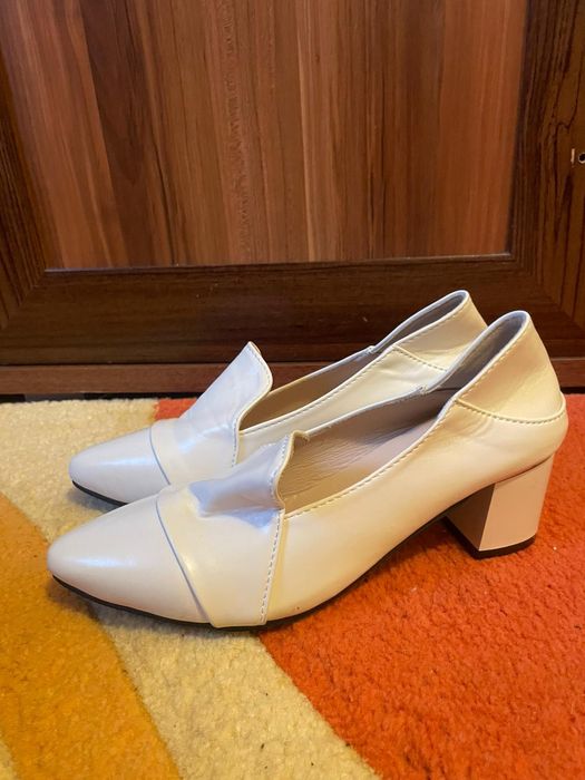 Pantofi eleganți cu toc