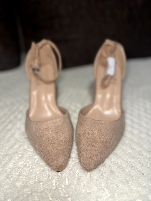 Продаются туфли.