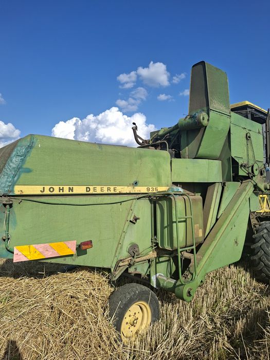 Combina  john deere 935