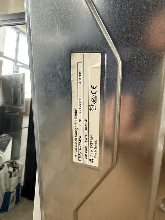 Фурна за вграждане Bosch+ керамичен плот