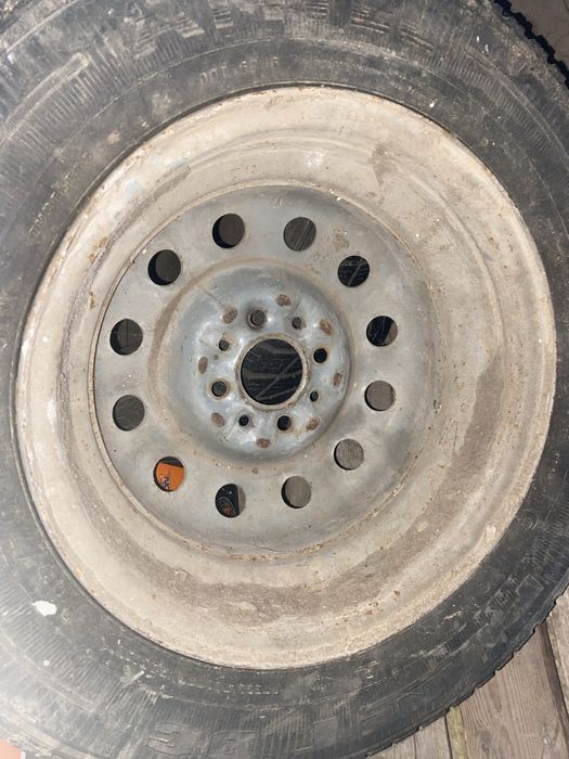 R14                    Шины