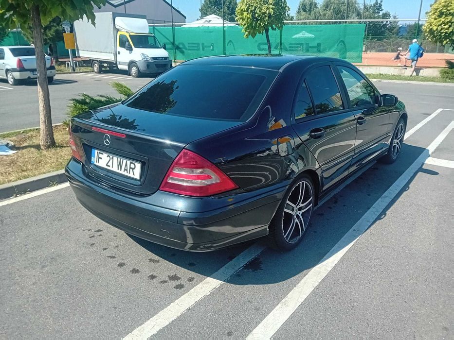 MERCEDES-BENZ C-Class 2004 — imagine 4