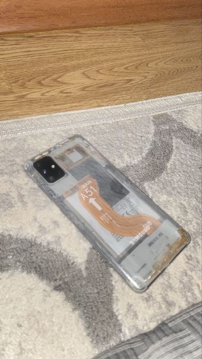 Самсунг а51 64 гигов