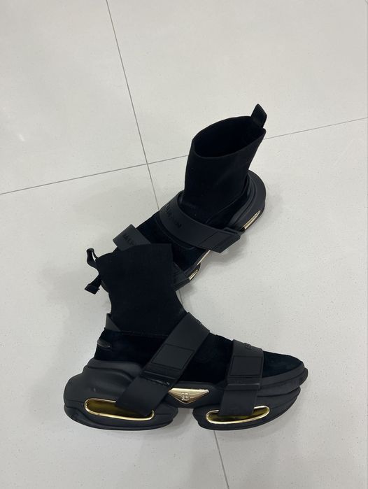 Adidasi Balmain