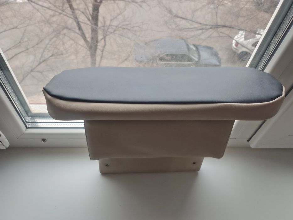 Продам подлокотник для газели