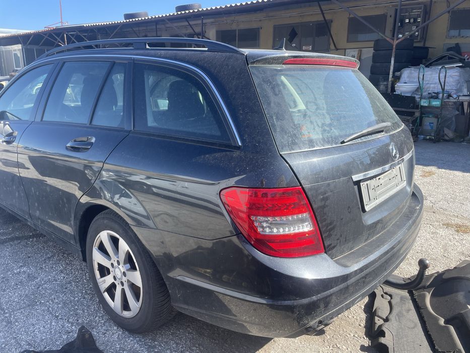 На части W204 Mecedes c 220 Facelift